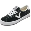 Image de Vans Baskets Basses U Sport, Noir/Blanc, 11.5 Women/10 Men
