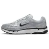 Image de Nike FD9876-101 P-6000 Femme White/Black-Metallic Silver EU 40.5