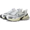 Image de NIKE Femme V2k Run Sneaker, Summit White Metallic Silver, 40.5 EU