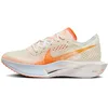 Image de Nike Vaporfly 3 Chaussures de course sur route pour femme (FV3634-181, lait de coco/voile/lait de coco/mandarine brillante), Lait de coco/voile/lait de coco/mandarine vive, 38.5 EU