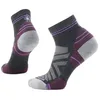 Image de Smartwool Chaussettes de randonnée pour femme, charbon, Small