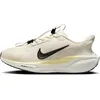 Image de Nike Femme Pegasus Easyon Straßenlaufschuh für Damen Chaussures de Course sur Route, Pale Ivory Black Soft Yellow Light Bone, 40 EU