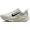 Image de Nike HM6804-101 Vomero 18 Homme White/Obsidian-MTLC Cool Grey EU 38