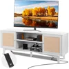 Image de VEVOR Meuble TV en Rotin pour Téléviseur de 75 Pouces, Banc TV avec Porte en Rotin, Centre de Divertissement avec Prise Intégrée et 2 Étagères, Console TV Moderne pour Salon, Salle Multimédia, Blanc