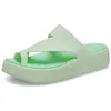 Image de Crocs Sandales à plateforme Getaway pour femme, LiteRide Comfort, Teinte jade, 33-34 EU