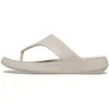 Image de CROCS Nu-pieds Getaway Trinagle Flip pour femmes beige | 41-42