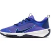 Image de Nike Omni Multi-Court Chaussures de Sport en Salle pour Enfants Plus âgés, Persian Violet Blue Void Volt University Blue, 38.5 EU
