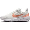 Image de NIKE Mixte Enfant Star Runner 4 Nn (GS) Basket, Summit White Apricot Agate Whi, 3 UK Child