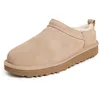 Image de UGG Classic Micro 1173891SAN, Chaussons - 38 EU