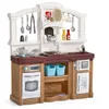 Image de Step2 Fun with Friends Cuisine Enfant en Plastique en Marron | Jeu / Jouet Cuisine pour Enfants avec Kit d'accessoires de 40 Pièces