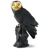Image de LLADRÓ Figurine chouette en porcelaine noire mate avec lustre doré. Sculpture fabriquée à la main de série limitée de la collection Boldblack