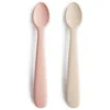 Image de Mushie | Lot de 2 Cuillère en silicone sans BPA | Cuillère d'alimentation lavable au lave-vaisselle | Accessoires pour les tout-petits | Blush/Shifting Sand