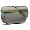 Image de Chrome Industries Sodo Sac à bandoulière pour homme et femme, téléphone zippé, poches de sécurité et cachées, matériaux recyclés, sauge