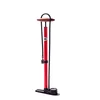 Image de SILCA Pista Pompe à pied pour vélo   Construction en acier avec poignée en bois   Mandrin Presta et Schrader de qualité supérieure   Base à pied unique   Manomètre haute pression 200 psi   Corps rouge