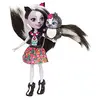 Image de Enchantimals Mini-poupée Sage Moufette et Figurine Animale Caper, aux cheveux noir et blanc avec jupe à motifs en tissu, jouet enfant, DYC75