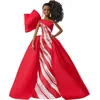 Image de Barbie Signature poupée de collection tenue de Noël, Robe blanche et rouge, Edition 2019, Jouet collector, FXF02