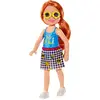 Image de Barbie Famille Mini-Poupée Chelsea Fille Rousse, Haut Bleu et Jupe Vichy Motifs Smileys, Jouet pour Enfant, FXG81