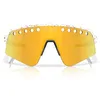 Image de Oakley Lunettes de soleil OO9465 Sutro Lite Sweep pour homme, Rouge fou/éclaboussures d'or/Prizm 24 carats, 39 mm